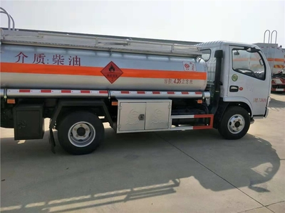 東風(fēng)小多利卡5噸8噸流動(dòng)加油車與攪拌車的應(yīng)用與優(yōu)勢